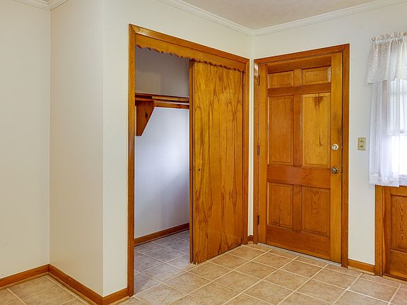4th image of 16 Gunn Ave