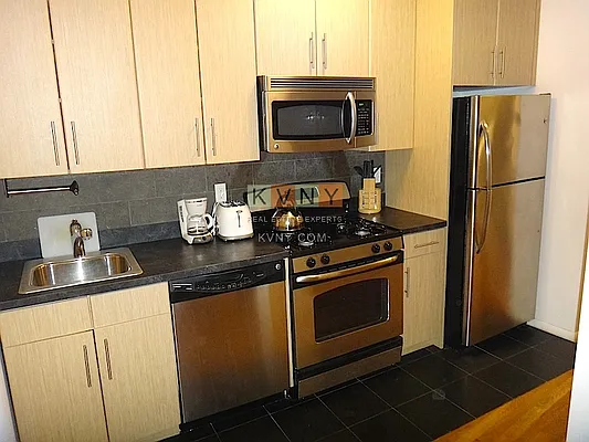 Rented by KVNY Soho | media 26