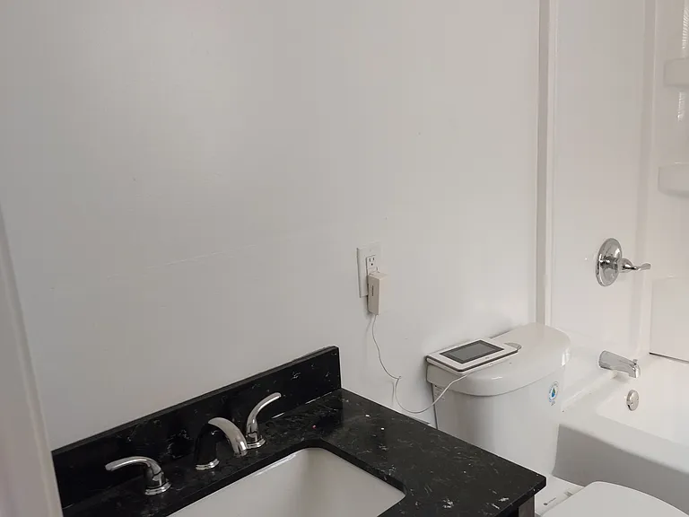 1512 Oak Grove Ave #2 — Photo 5