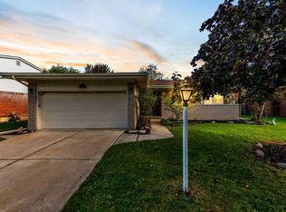 33712 Kennedy Dr, Sterling Heights, MI 48310