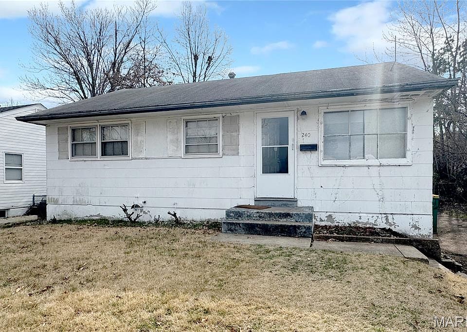 1st image of 240 Shepley Dr