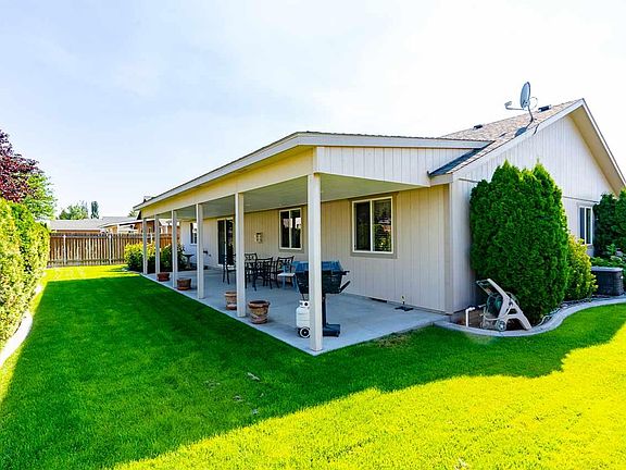 3rd image of 5415 Flores Ln
