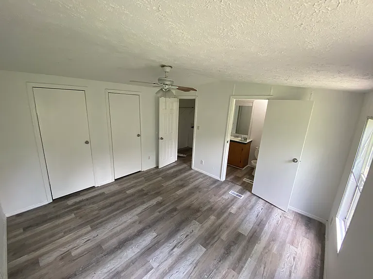 6635 Old Orchard Ave — Photo 8