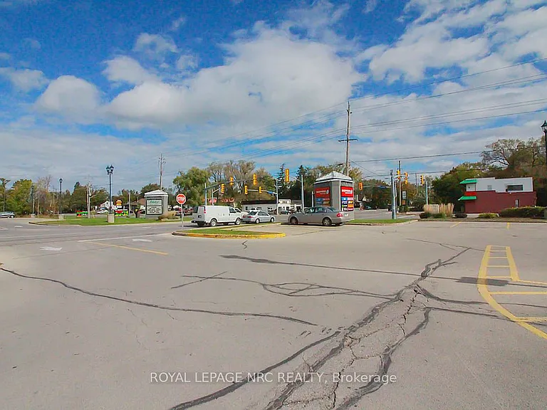 485 Thorold Rd #302 — Photo 23