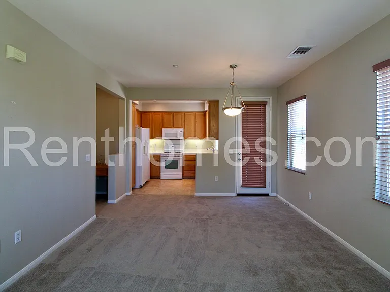 314 Borden Rd — Photo 3