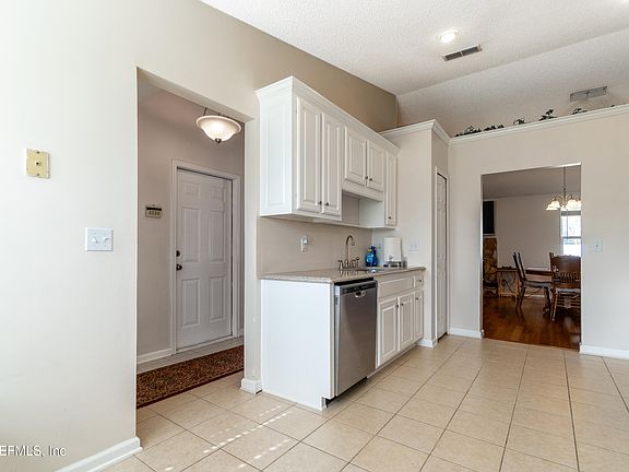4th image of 3184 SARAHS Court