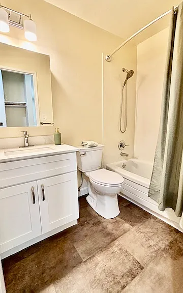 1733 Lacassie Ave #7 — Photo 4