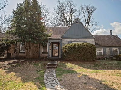 1100 E University Street, Springfield, MO, 65807