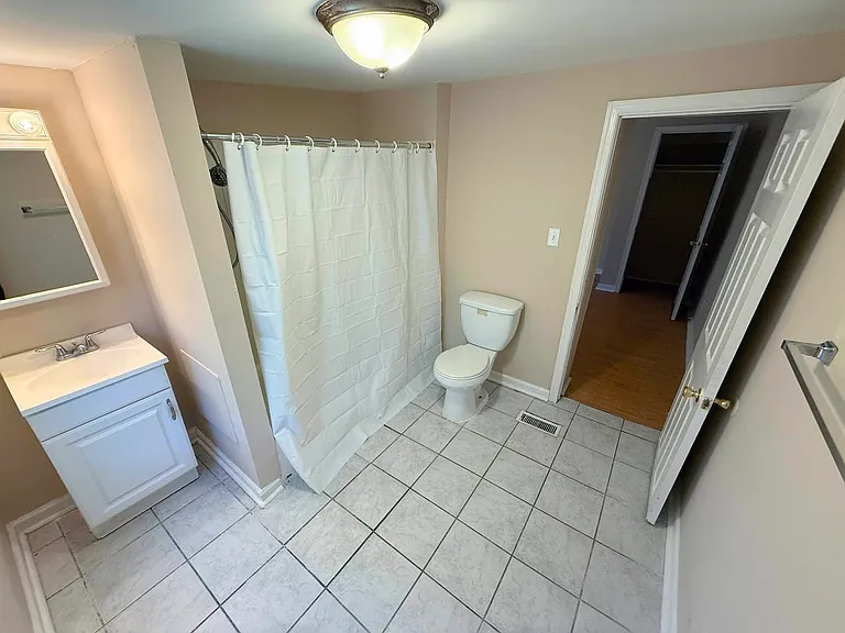 Full bath on 2nd Floor