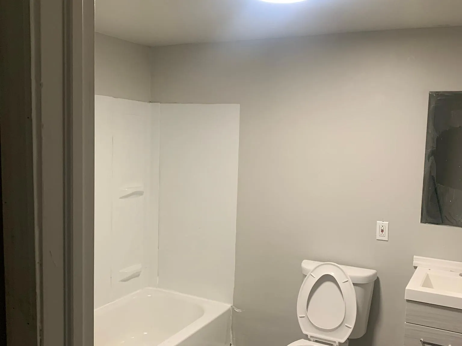 20 Washington Ave — Photo 2