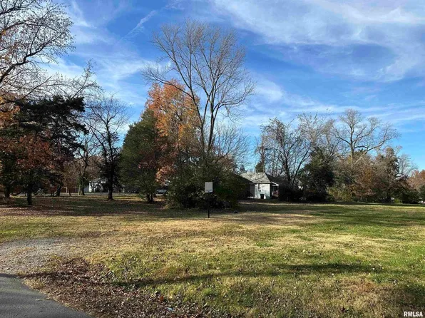 900 W Cherry St, Carbondale, IL 62901