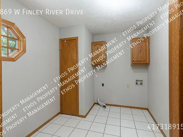 1869 W Finley River Dr — Photo 8