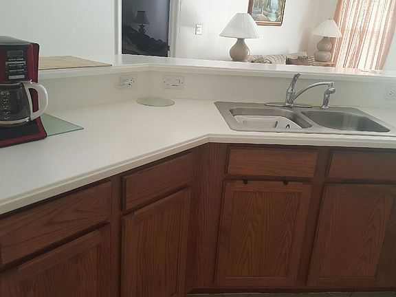 5th image of 1617 SE Airoso Blvd