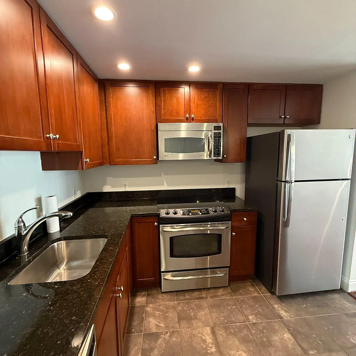 1 bed, 1.0 bath, 741 sqft, $2,495 — Photo 2