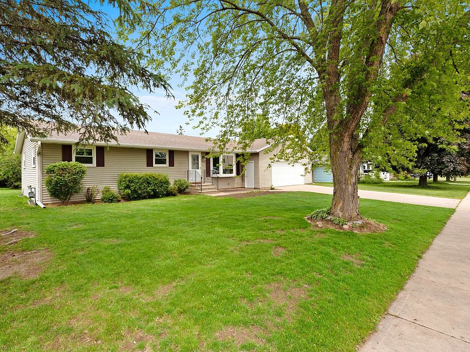 1st image of 521 Crestview Dr