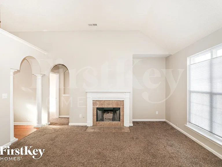 4566 Tulip Bend Dr — Photo 2