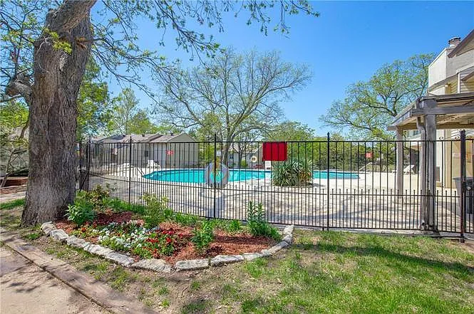 816 Cardinal Creek Blvd #C — Photo 14