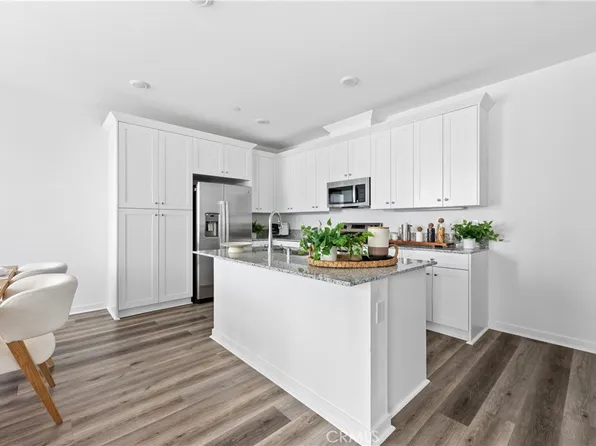 9421 1/2 N Sepulveda Blvd #3, North Hills, CA 91343