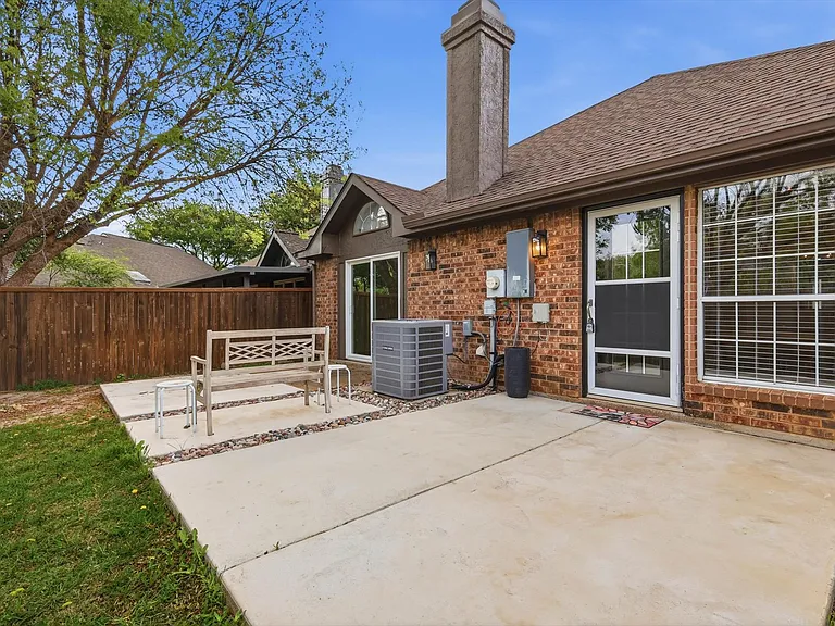 381 Arbor Ln — Photo 24