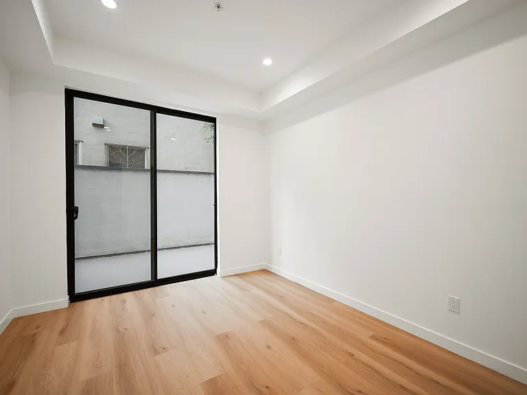 858 S Bedford St #100A — Photo 13