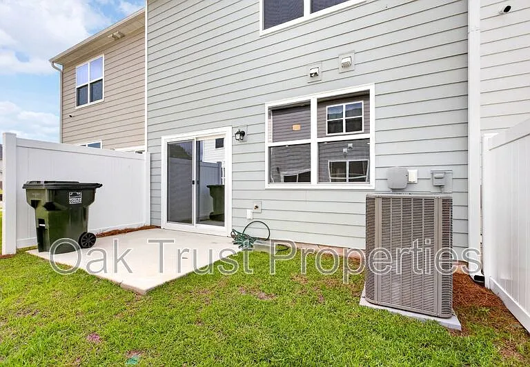 502 Townsford Ln — Photo 31