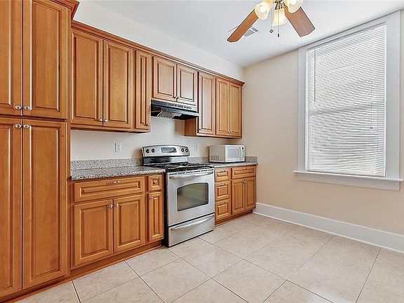 4th image of 2733-35 Bruxelles St