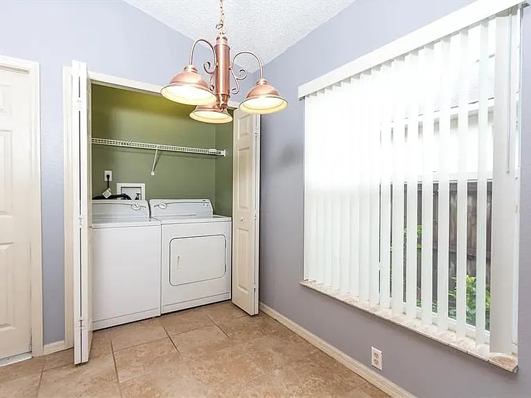 3114 Bellingham Dr — Photo 11