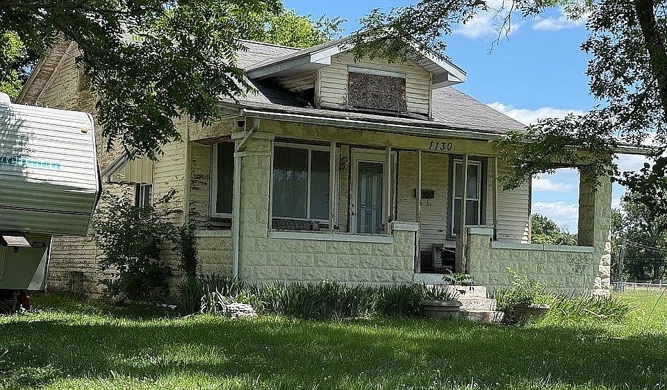 2nd image of 1130 Stanley Ave