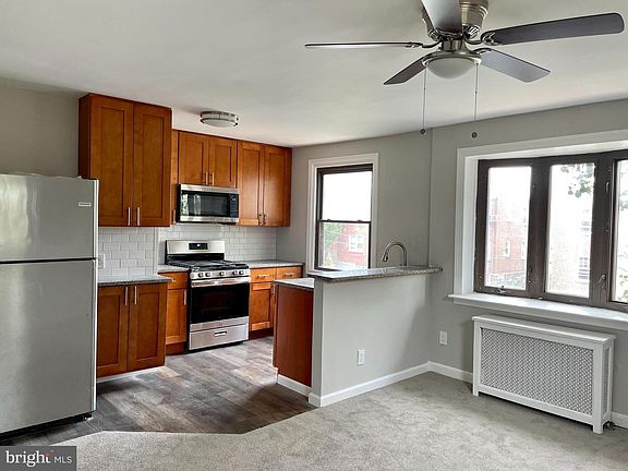 4th image of 1614 Elaine St