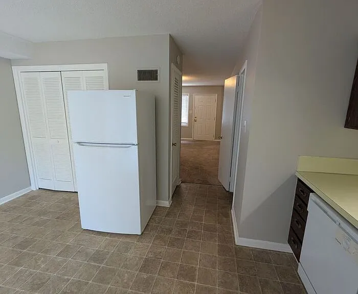 225 2nd St SE #9 — Photo 3