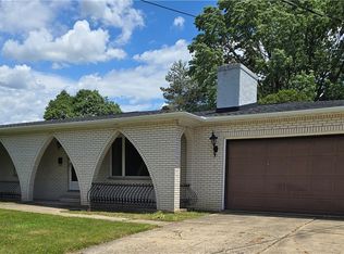 120 Autumnvale Dr, Lockport, NY 14094