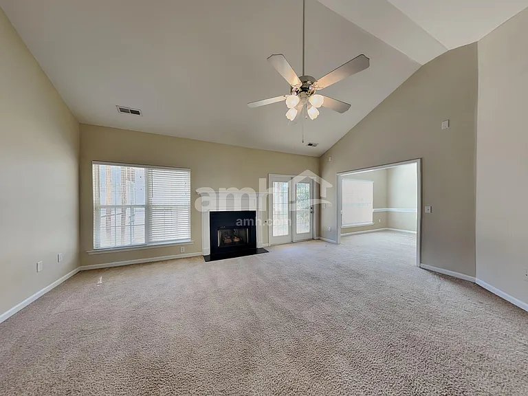 808 Bindon Ln — Photo 9