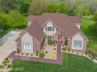 2060 NW 129th St, Clive, IA 50325