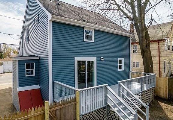 2nd image of 275 Hillman St