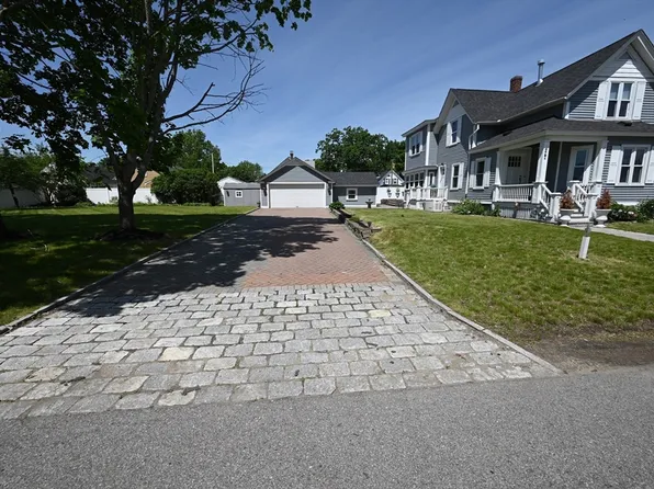 24 Brouilette St #24, North Chelmsford, MA 01863