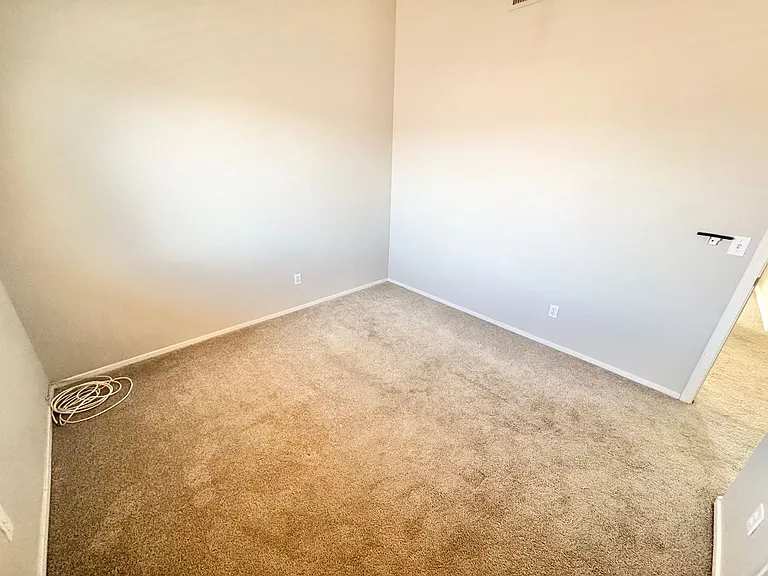 1092 Whispering Birch Ave — Photo 10