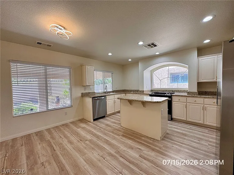 10921 Calcedonian St — Photo 40