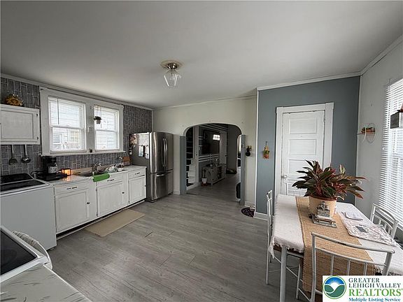 5th image of 309 W Nesquehoning St