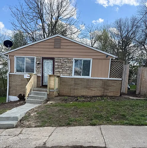 1524 Parkhill Pl NE Photo 1
