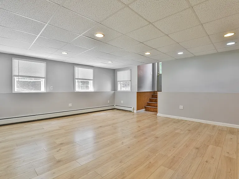 76 Groton Rd — Photo 28