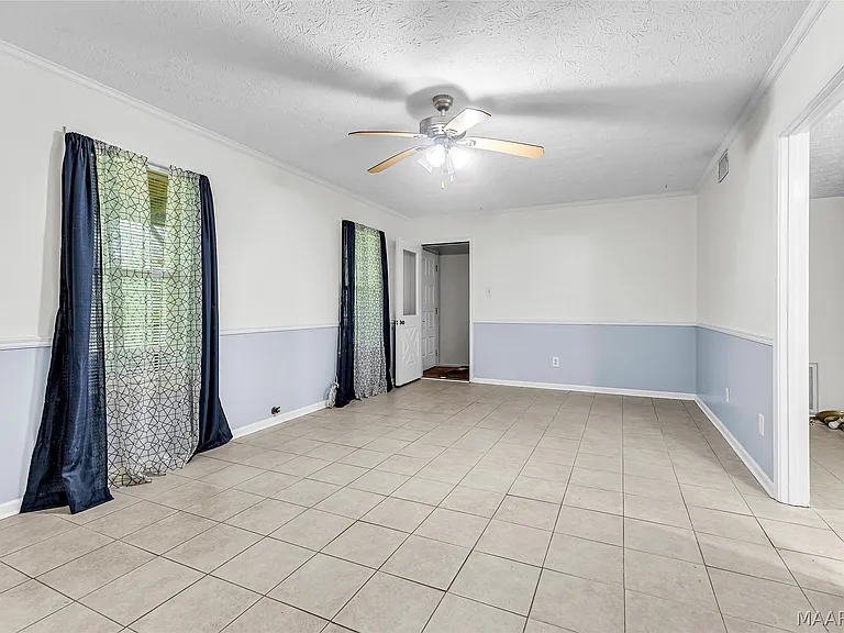 140 Livingston Cir — Photo 33