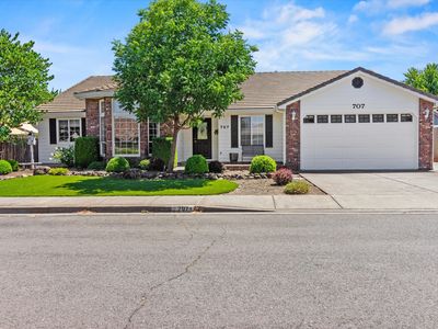 707 Daffney Ln, Central Pt, OR, 97502