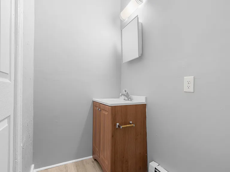 202 Mather St #3-W — Photo 6