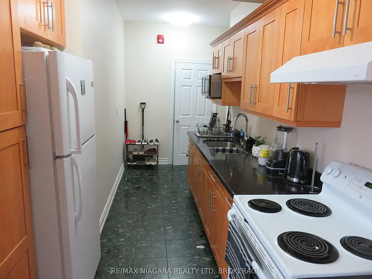 58 Jarvis St #204 — Photo 6