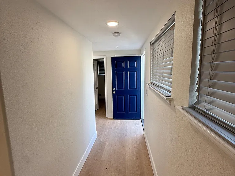 4137 Bay St #C — Photo 13