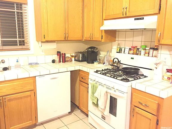 4th image of 3831 Thornhill Dr