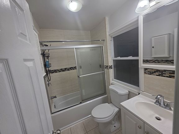 4th image of 14122 181st St #1