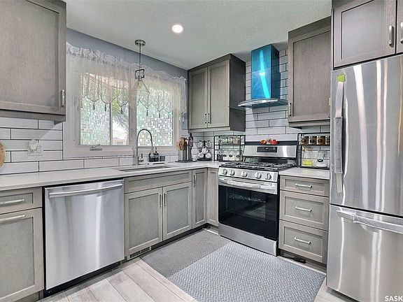 5th image of 135 Woodward Ave