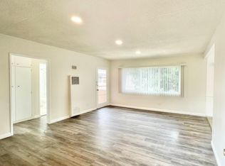 19403 Haynes St #9A, Reseda, CA 91335