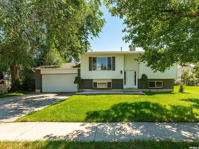 1st image of 551 N Sir Anthony Cir